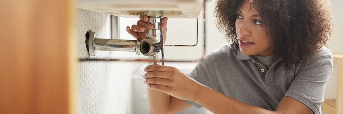 young-black-female-plumber-sitting-on-the-floor-fi-2024-10-21-21-58-35-utc young-black-female-plumber-sitting-on-the-floor-fi-2024-10-21-21-58-35-utc